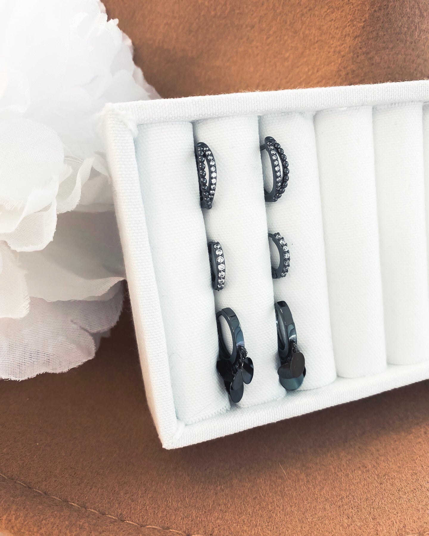 Black Thalia Earrings Set